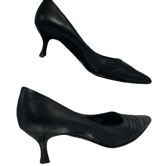 Vintage Salvatore Ferragamo Pointed Toe Kitten Heels - Picture 6 of 12